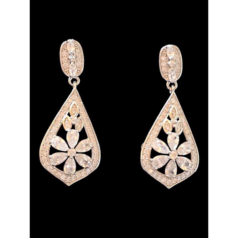 Small Floral Filigree Teardrop Earring